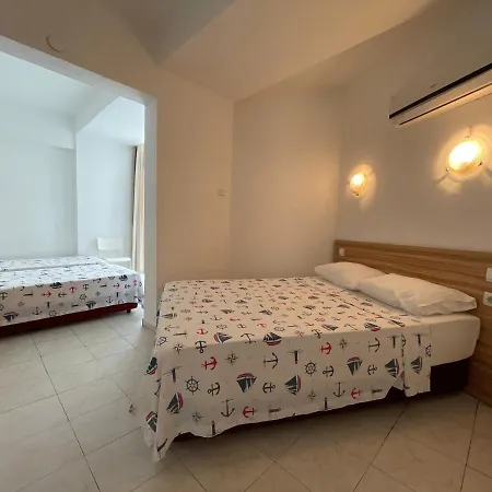 Otel Status 2*