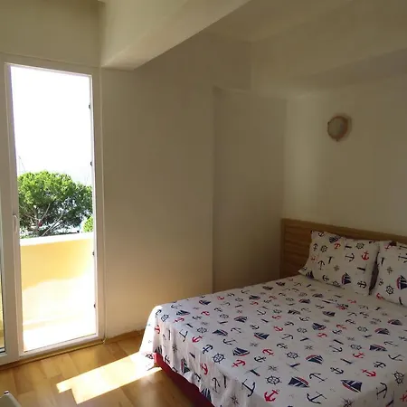 Otel Status 2*